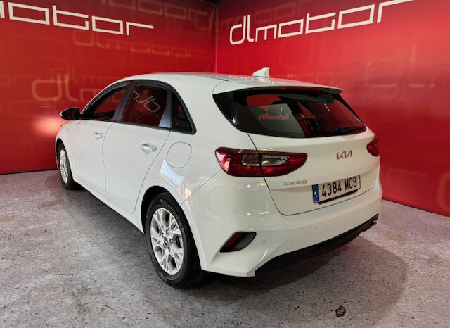 KIA CEED lleno