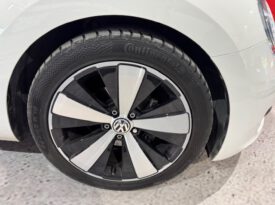 VOLKSWAGEN NEW BEETLE