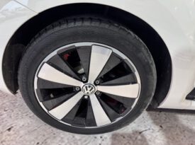 VOLKSWAGEN NEW BEETLE
