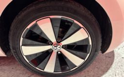 VOLKSWAGEN NEW BEETLE