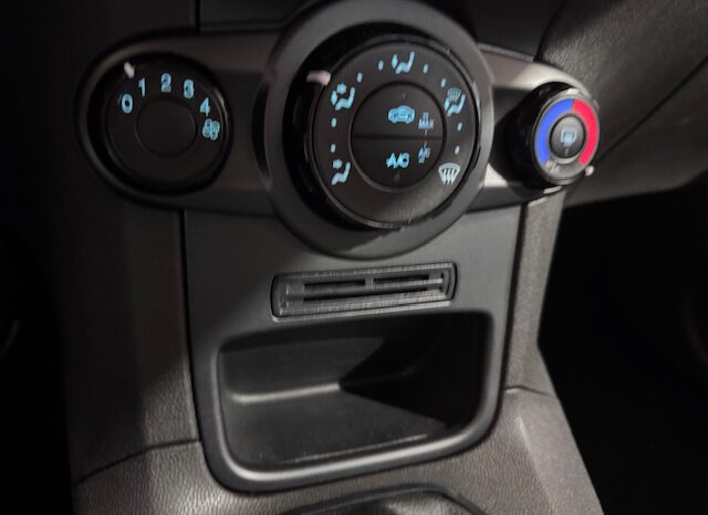 FORD FIESTA 1.2I 82CV lleno