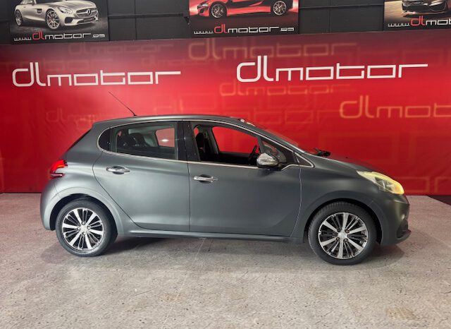 PEUGEOT 208 lleno