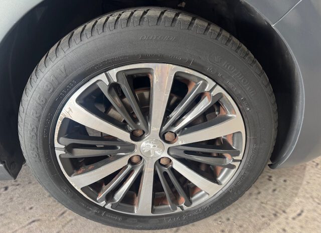 PEUGEOT 208 lleno