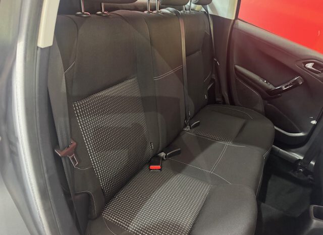 PEUGEOT 208 lleno
