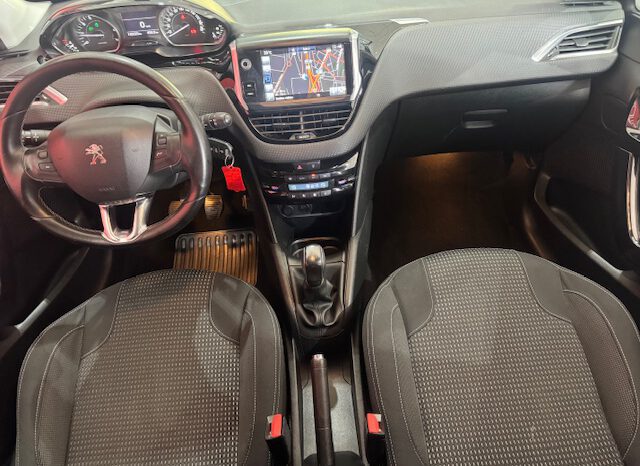 PEUGEOT 208 lleno