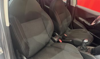 PEUGEOT 208 lleno