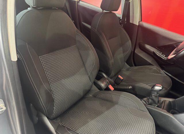 PEUGEOT 208 lleno