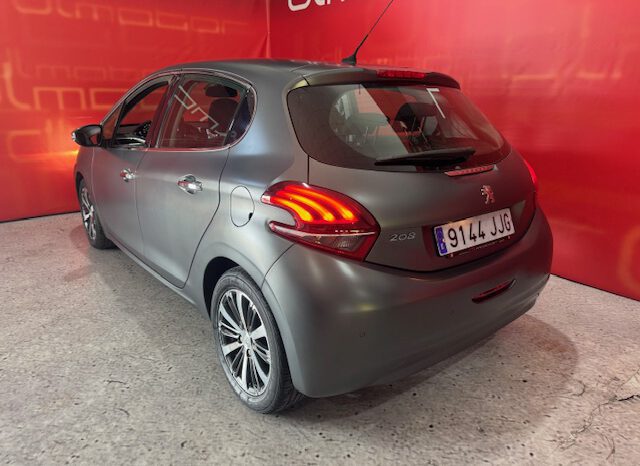 PEUGEOT 208 lleno