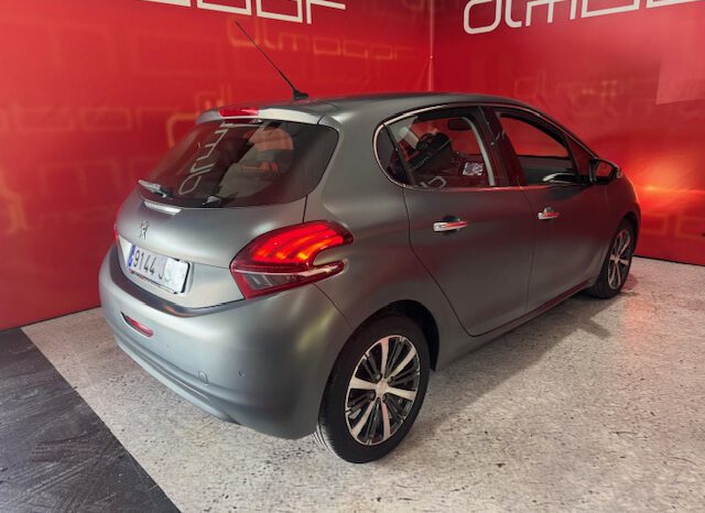 PEUGEOT 208 lleno