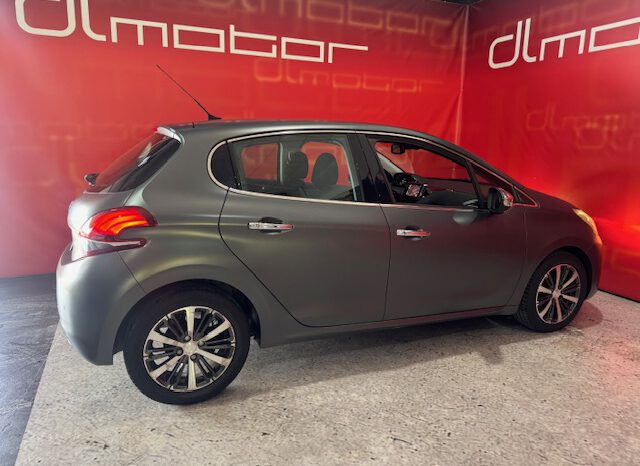 PEUGEOT 208 lleno