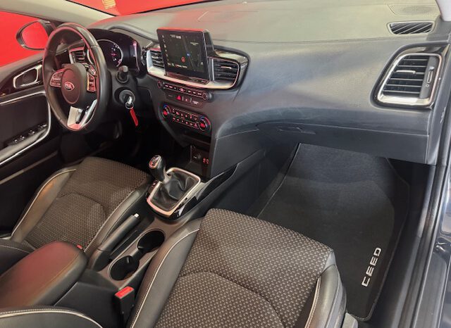 KIA CEED SW lleno