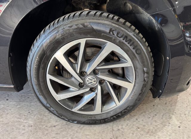 VOLKSWAGEN TOURAN lleno