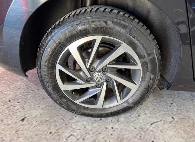 VOLKSWAGEN TOURAN lleno