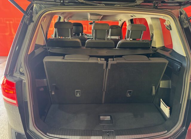 VOLKSWAGEN TOURAN lleno