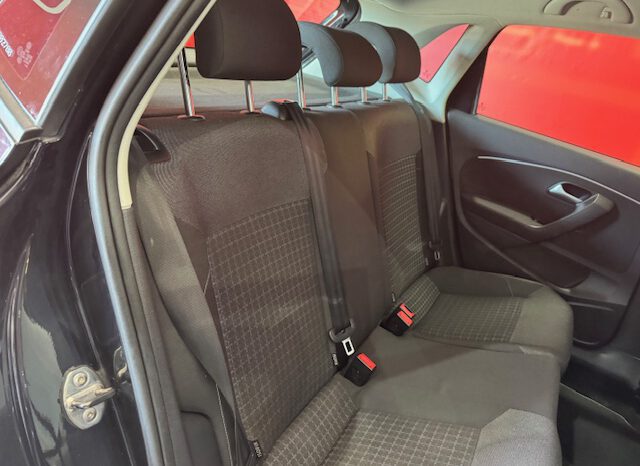 VOLKSWAGEN POLO lleno