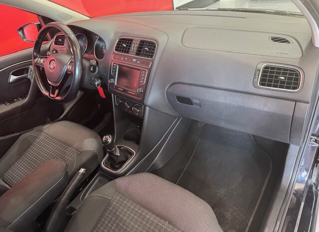 VOLKSWAGEN POLO lleno