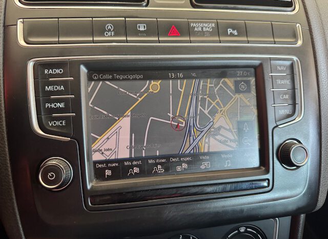 VOLKSWAGEN POLO lleno