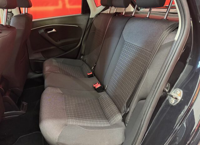 VOLKSWAGEN POLO lleno