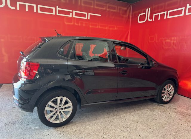 VOLKSWAGEN POLO lleno