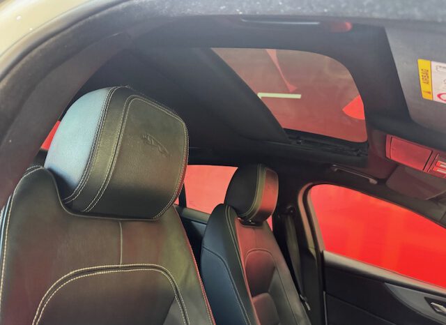 JAGUAR XE R DINAMIC lleno
