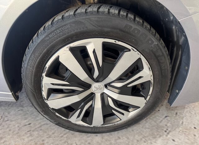 PEUGEOT 208 lleno