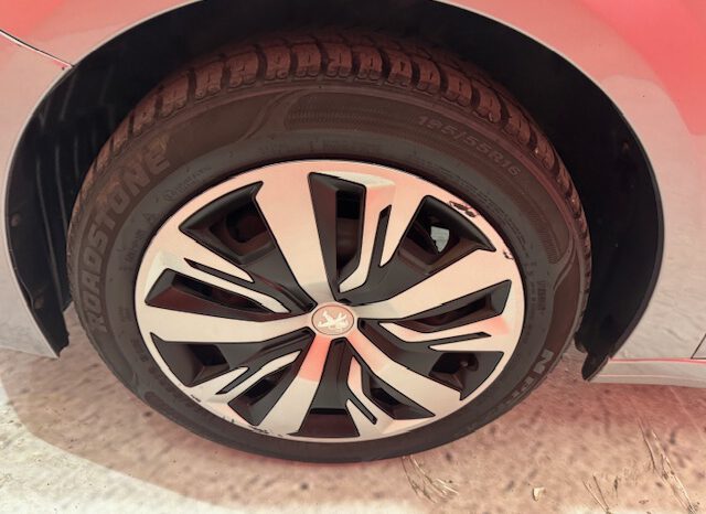 PEUGEOT 208 lleno