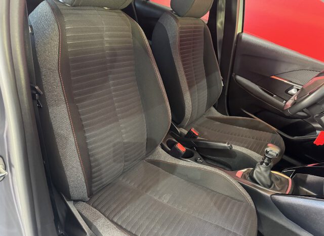 PEUGEOT 208 lleno