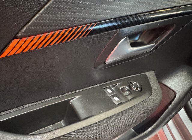 PEUGEOT 208 lleno