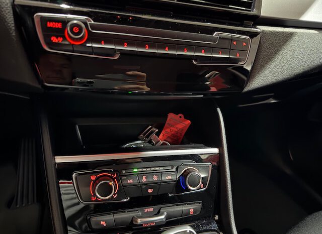 BMW 216D GRAND TOURER 7 PLAZAS lleno