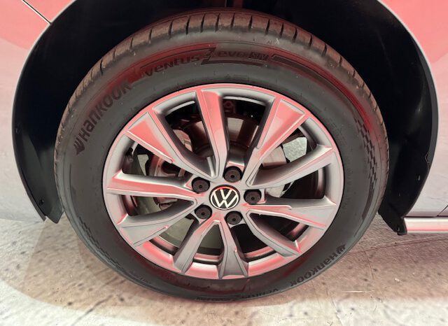 VOLKSWAGEN MULTIVAN BATALLA LARGA lleno
