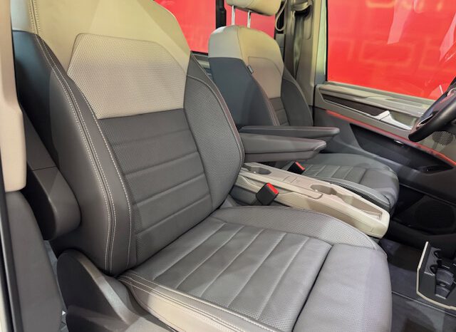 VOLKSWAGEN MULTIVAN BATALLA LARGA lleno