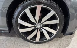 VOLKSWAGEN GOLF R LINE