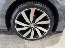 VOLKSWAGEN GOLF R LINE