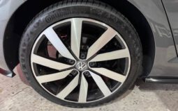 VOLKSWAGEN GOLF R LINE