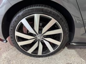 VOLKSWAGEN GOLF R LINE