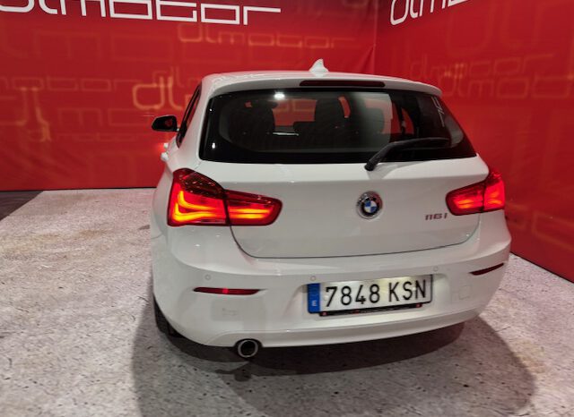 BMW 116 I lleno