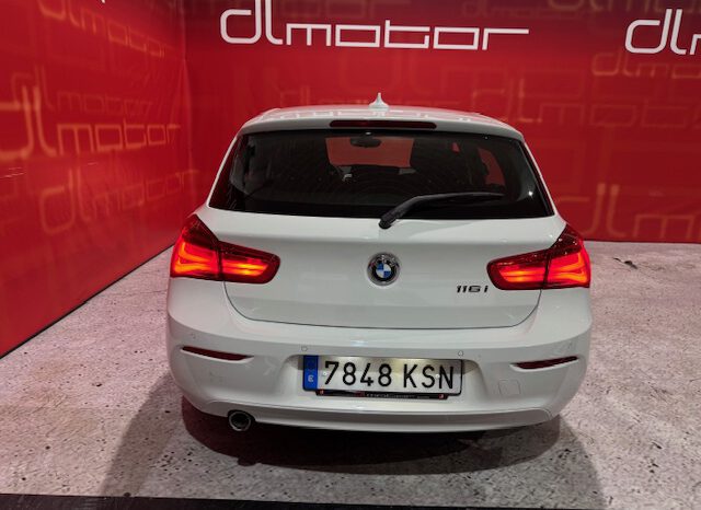 BMW 116 I lleno