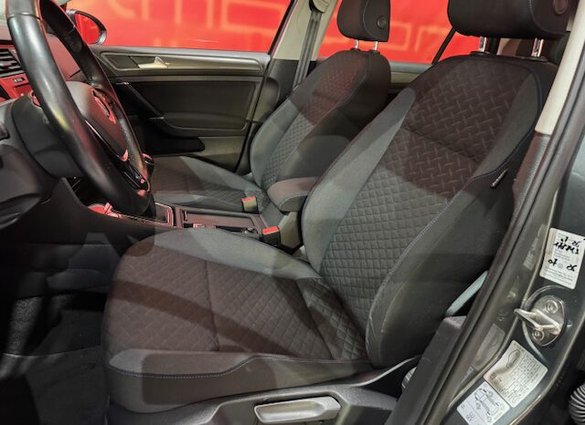 VOLKSWAGEN GOLF lleno