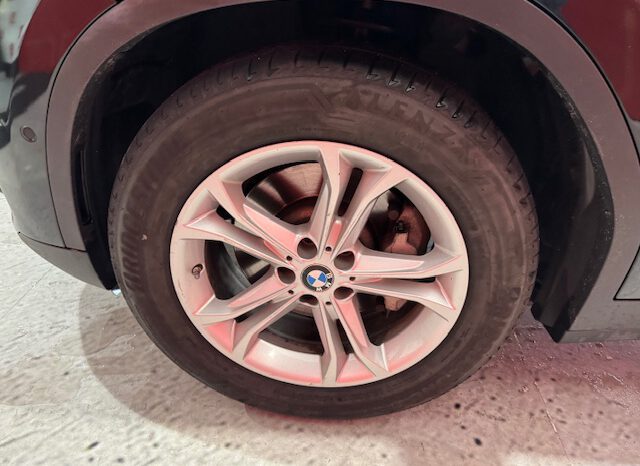 BMW X3 ENCHUFABLE lleno