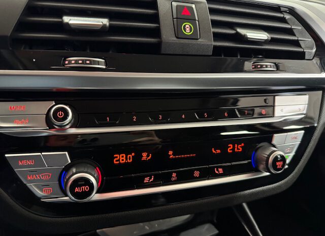 BMW X3 ENCHUFABLE lleno