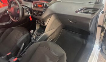 PEUGEOT 208 lleno