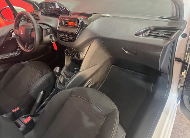 PEUGEOT 208 lleno