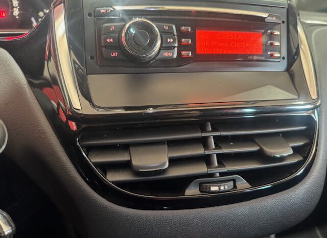 PEUGEOT 208 lleno