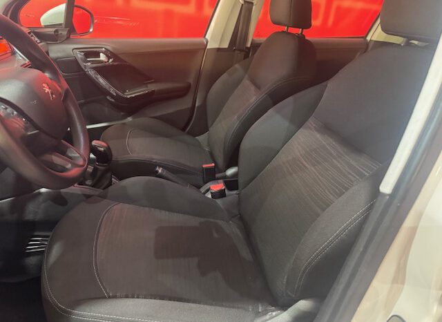 PEUGEOT 208 lleno