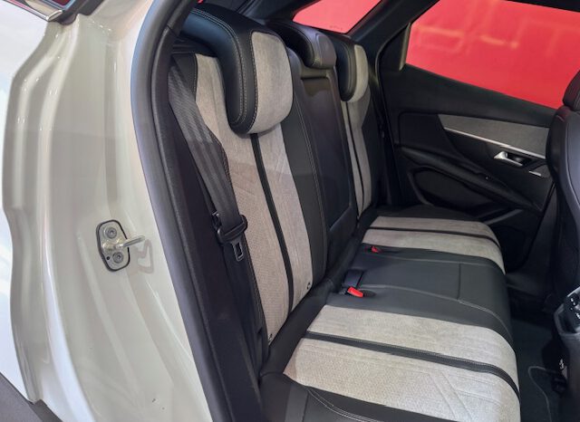 PEUGEOT 3008 GT LINE HYBRID lleno