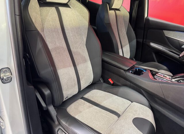 PEUGEOT 3008 GT LINE HYBRID lleno