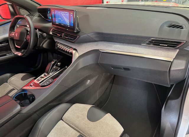 PEUGEOT 3008 GT LINE HYBRID lleno