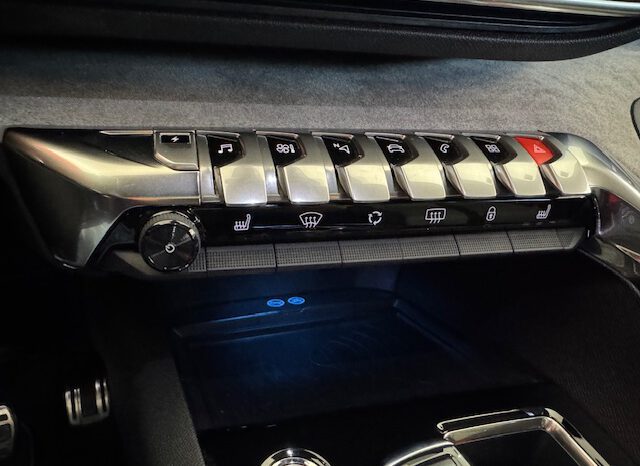 PEUGEOT 3008 GT LINE HYBRID lleno