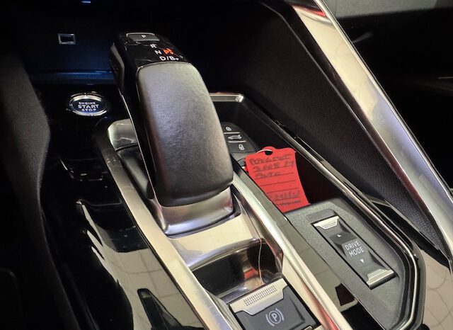 PEUGEOT 3008 GT LINE HYBRID lleno