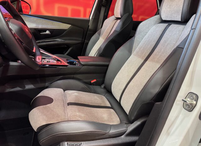 PEUGEOT 3008 GT LINE HYBRID lleno